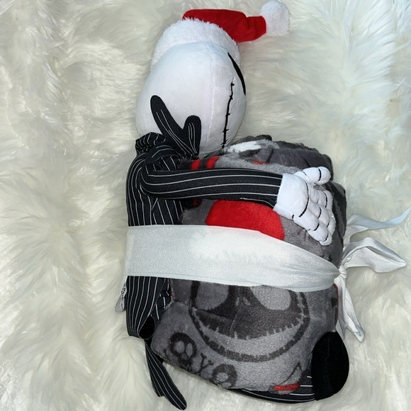 🆕 Nightmare Before Christmas Jack Skellington Plush Doll & Throw Holiday Santa - Picture 8 of 10